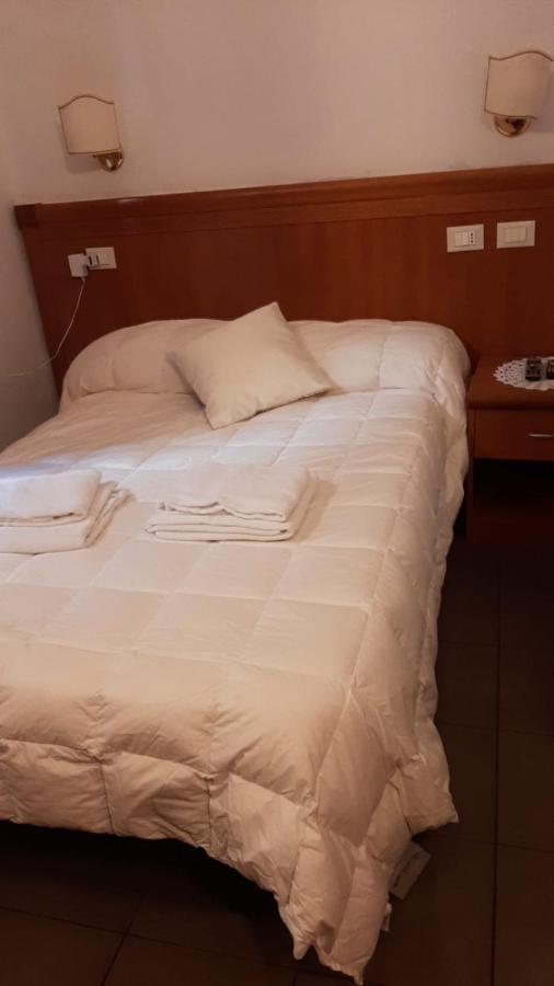 Roma Termini Tina Ya B&B Екстер'єр фото