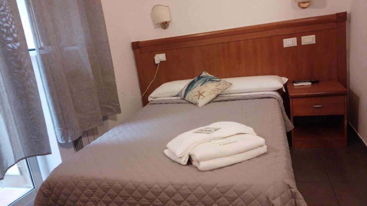 Roma Termini Tina Ya B&B Екстер'єр фото